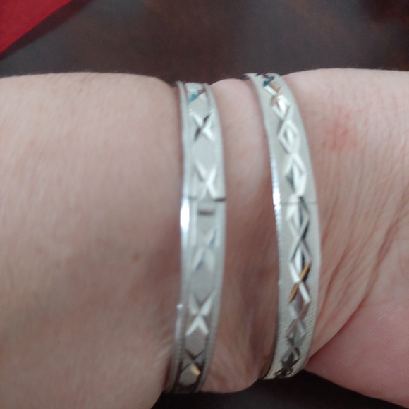 Two stainless etched petite silver bangles - Picture 5 of 8